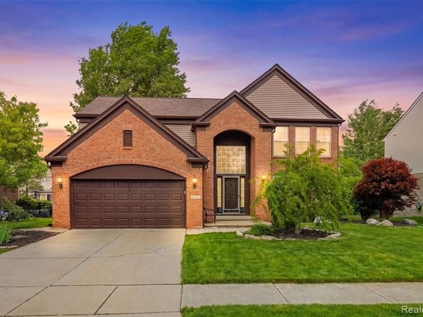 17895 Crystal River Drive , Macomb Twp, MI 48042