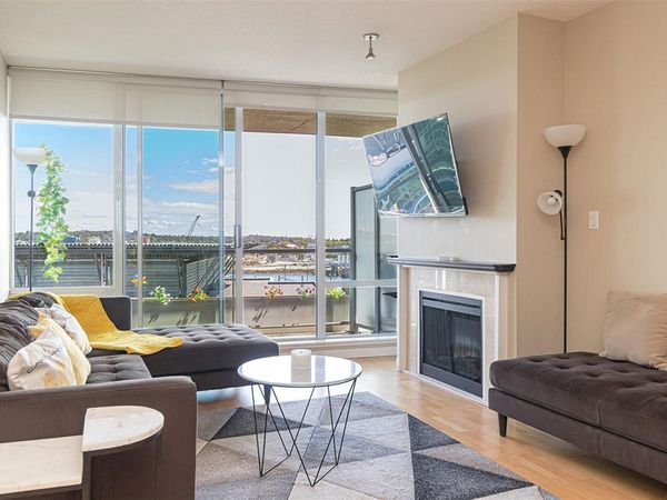 160 Wilson St , Unit #816, Victoria, BC V9A 7P9