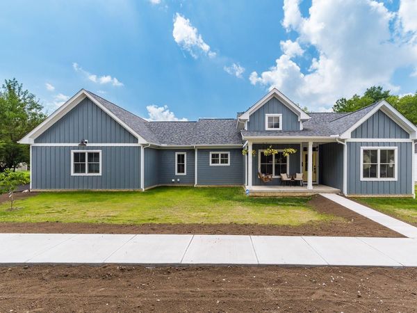 52 Clinton Street, Canal Winchester, OH 43110