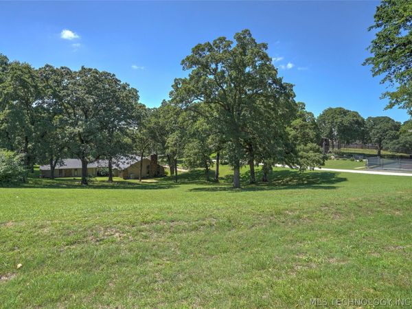 E 104th Place , Tulsa, OK 74137