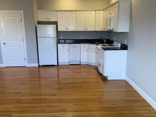 60 Pearl Street, Unit 201, Braintree, MA 02184