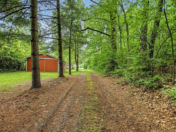 2800 Glasgow Road, Jackson, MI 49201