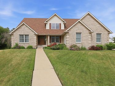 2403 E 58th Court, Davenport, IA 52807