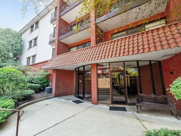 2046 Saint Johns Avenue , Unit 3E, Highland Park, IL 60035