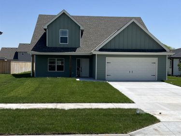 1201 S Lakewood Street, Valley, NE 68064