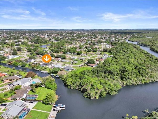 460 NE Cornwall Ave Avenue, Port St Lucie, FL 34983