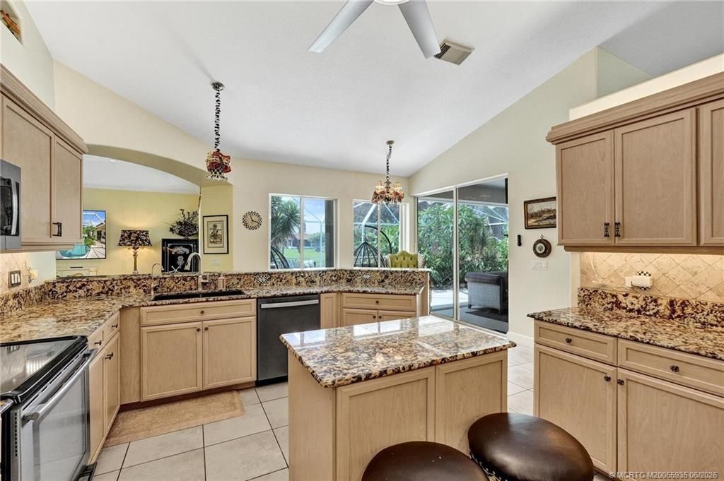 460 NE Cornwall Ave Avenue, Port Saint Lucie, FL 34983 Photo