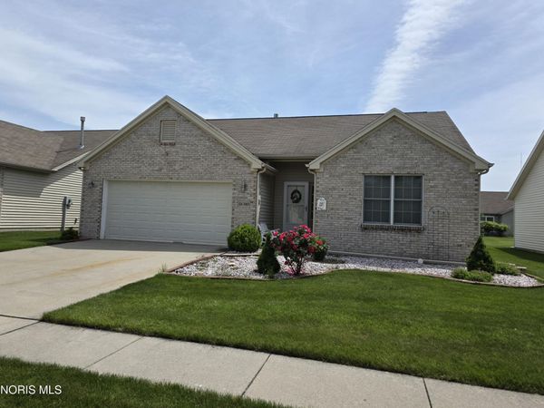 26380 Whitewater Drive, Perrysburg, OH 43551