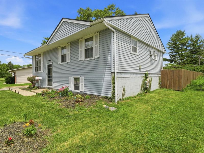 66 Imperial Drive, Columbus, OH 43230 Photo 4