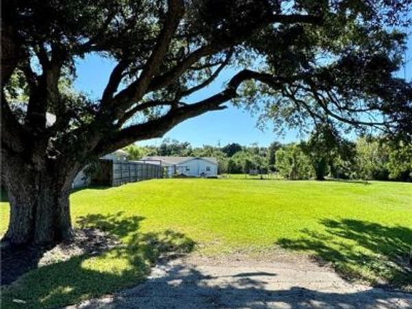 3053 BEHRMAN Highway , New Orleans, LA 70114