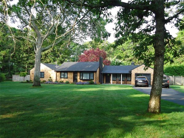 19 Groveland Avenue , East Quogue, NY 11942