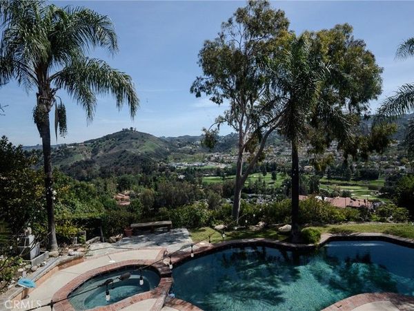 24508 Park Granada, Calabasas, CA 91302