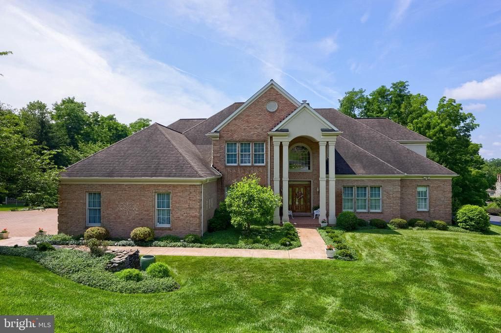 1190 OVERBROOK CIRCLE, YORK, PA 17403