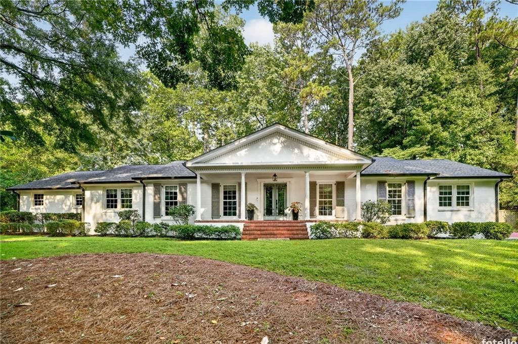 5680 Lake Forrest Drive Nw, Sandy Springs, GA 30342 Main Photo