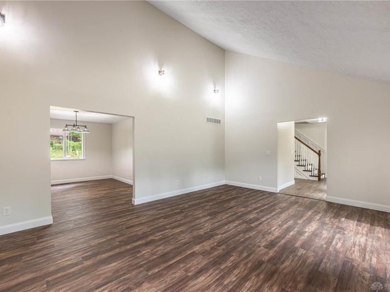 239 Honey Jane Drive, Beavercreek, OH 45434 Photo 4