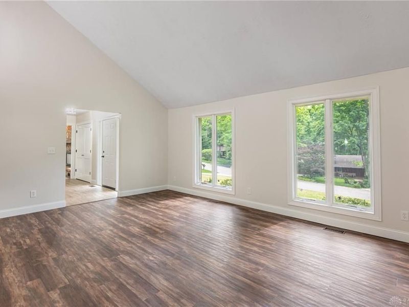 239 Honey Jane Drive, Beavercreek, OH 45434 Photo 5