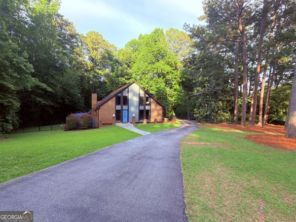 1605 Saint Tropez Way, Atlanta, GA 30350