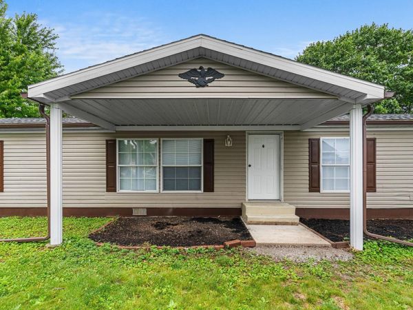 506 E Main Street, Chalmers, IN 47929