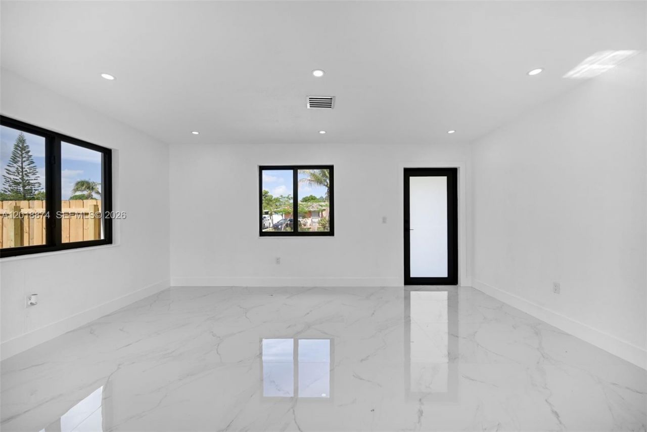 19820 NW 39th Ave , Miami Gardens, FL 33055 Photo