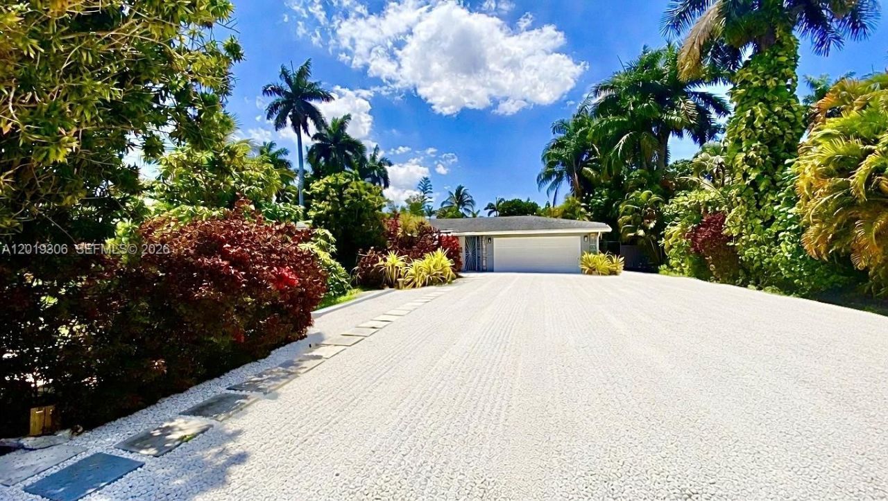 13550 S Biscayne River Rd , Miami, FL 33161 Photo