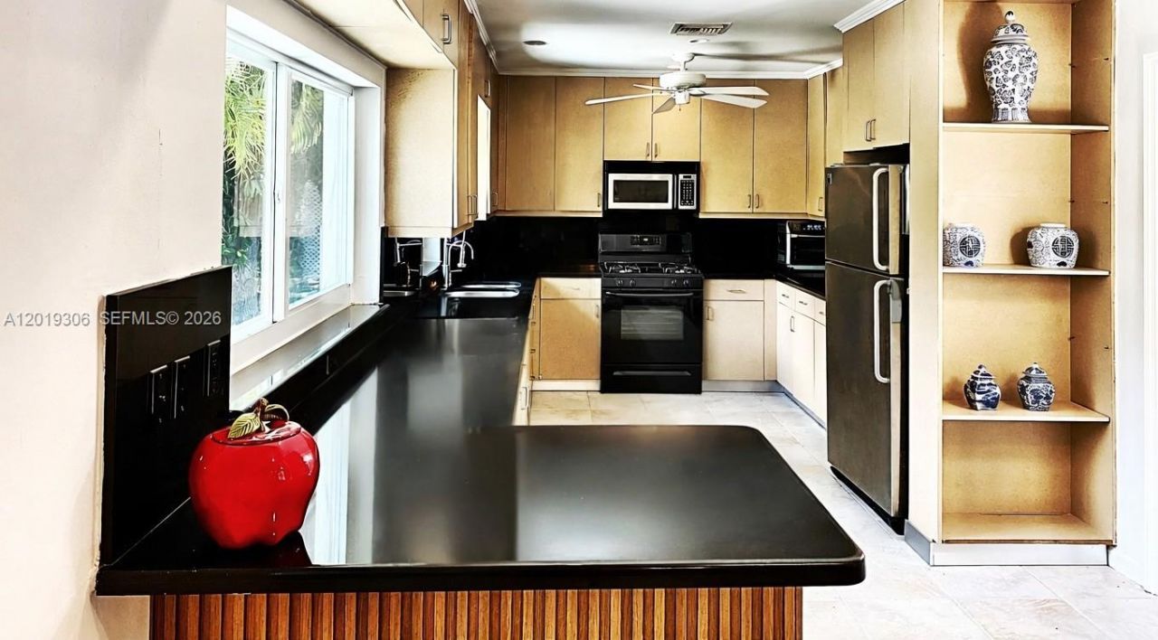 13550 S Biscayne River Rd , Miami, FL 33161 Photo