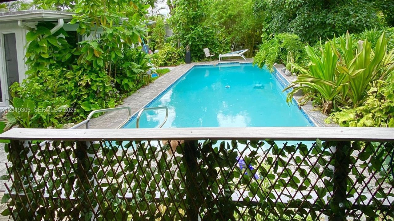13550 S Biscayne River Rd , Miami, FL 33161 Photo