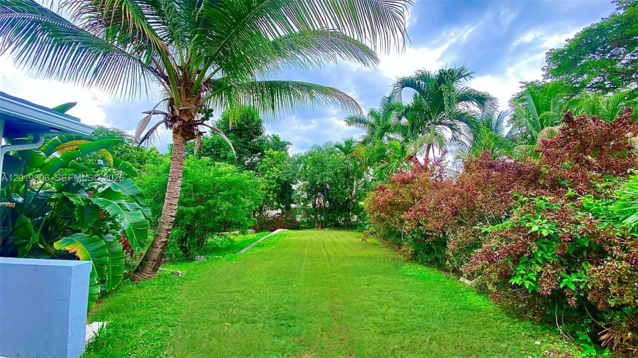 13550 S Biscayne River Rd , Miami, FL 33161 Photo