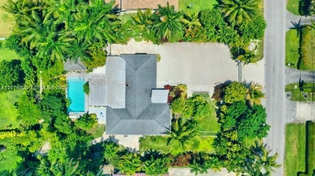 13550 S Biscayne River Rd , Miami, FL 33161 Photo
