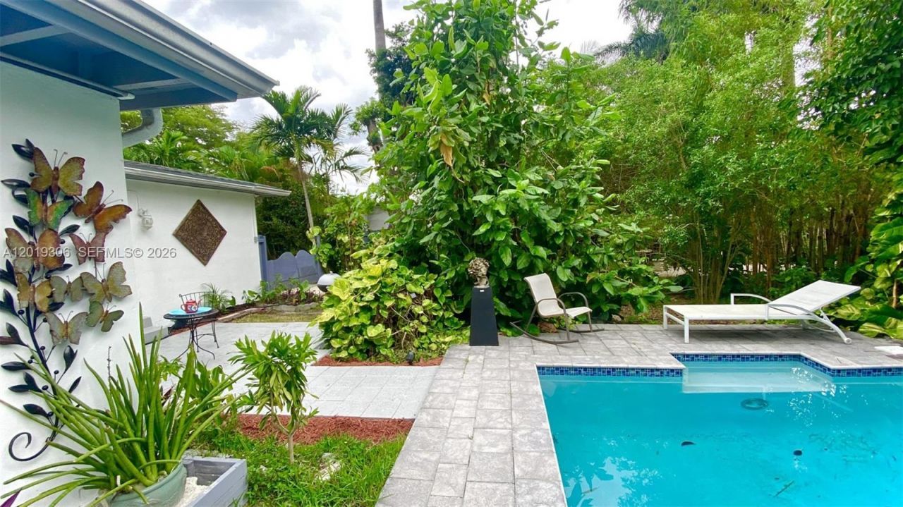 13550 S Biscayne River Rd , Miami, FL 33161 Photo