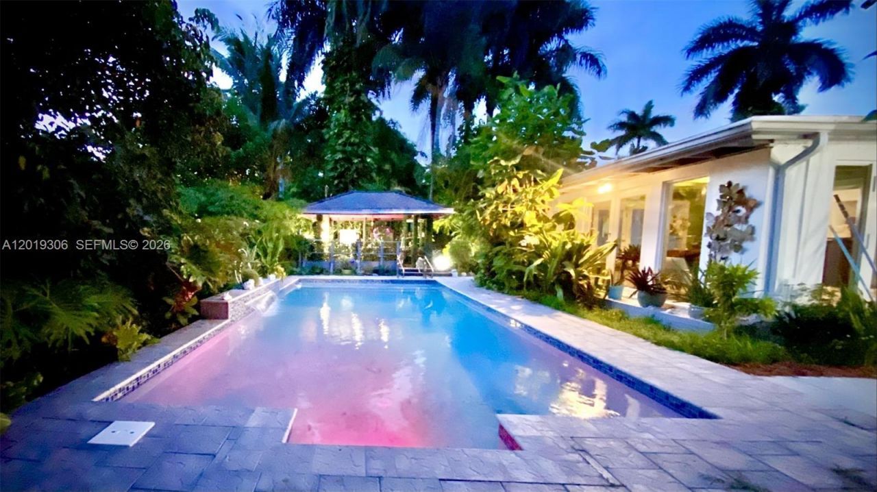13550 S Biscayne River Rd , Miami, FL 33161 Photo