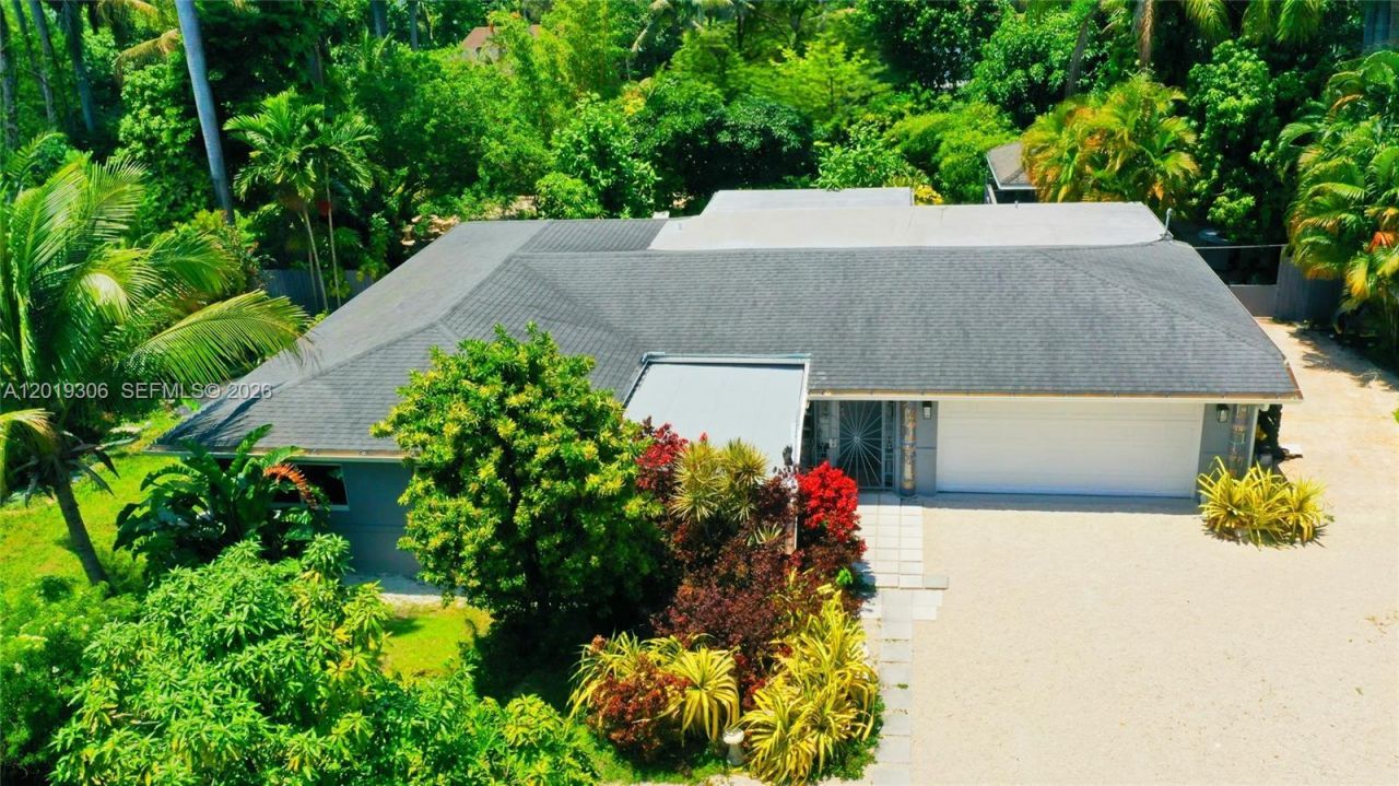 13550 S Biscayne River Rd , Miami, FL 33161 Photo
