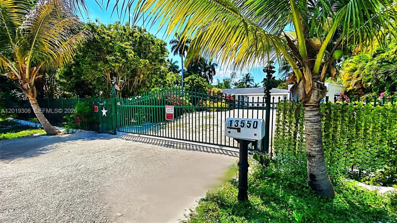 13550 S Biscayne River Rd , Miami, FL 33161 Photo