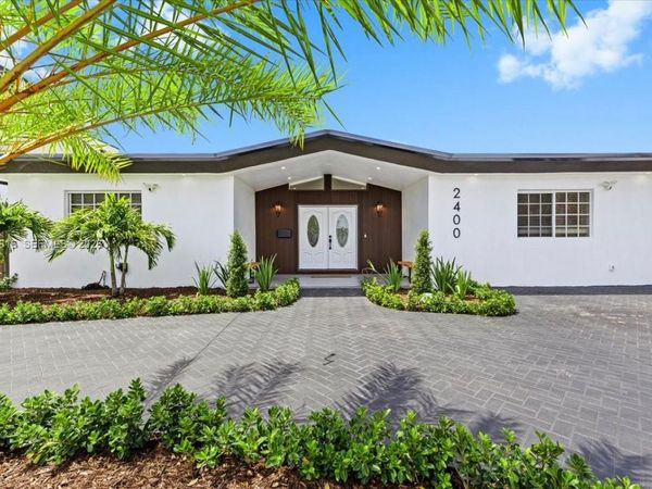2400 NE 195th St, Unit 2400, Miami, FL 33180