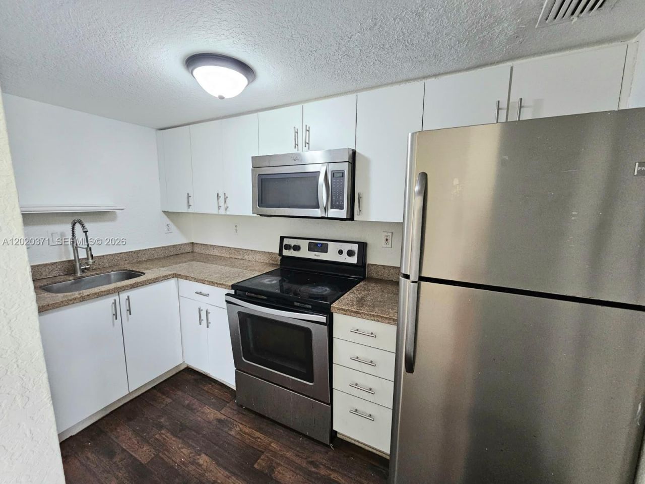 300 NW 84th Ter, Unit 300, Miami, FL 33150 Photo