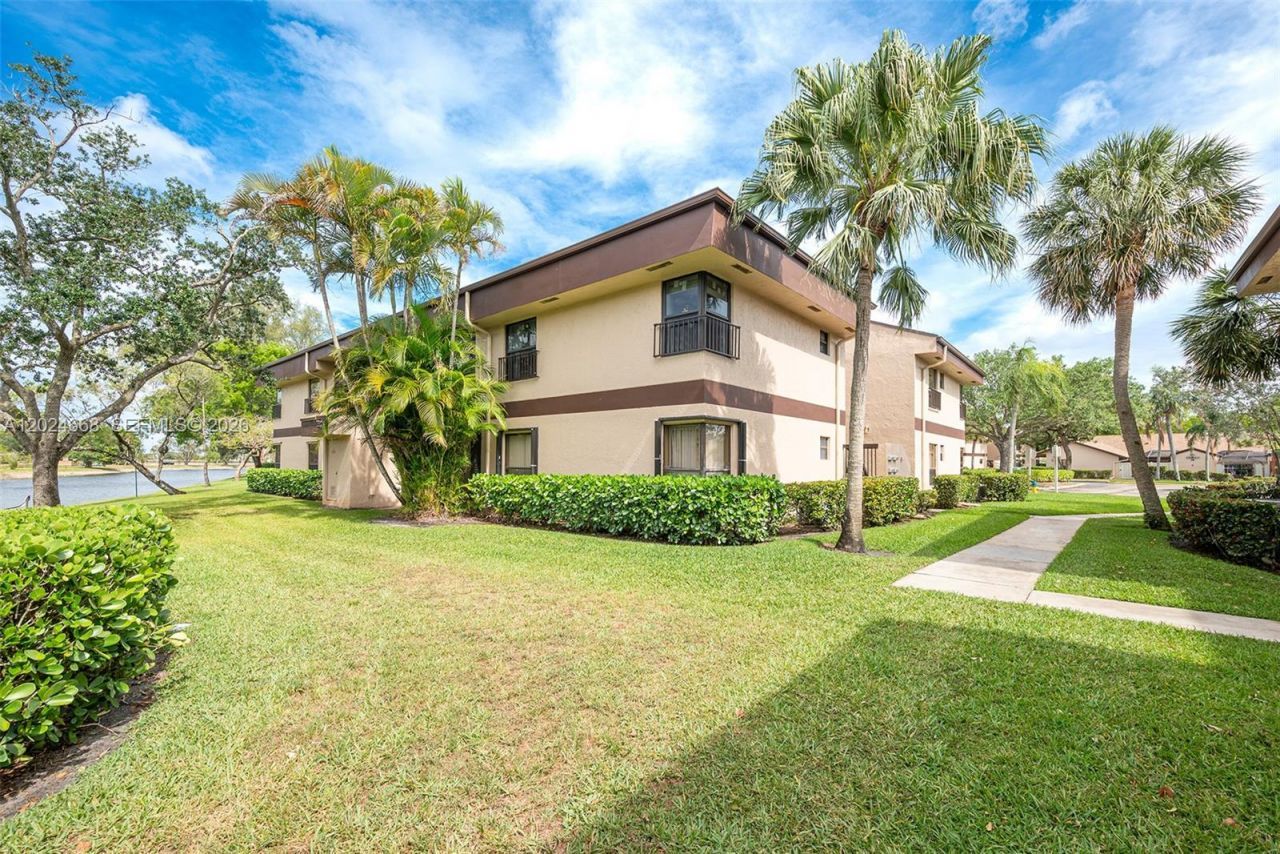 2676 N Carambola Cir N , Unit 1760, Coconut Creek, FL 33066 Photo