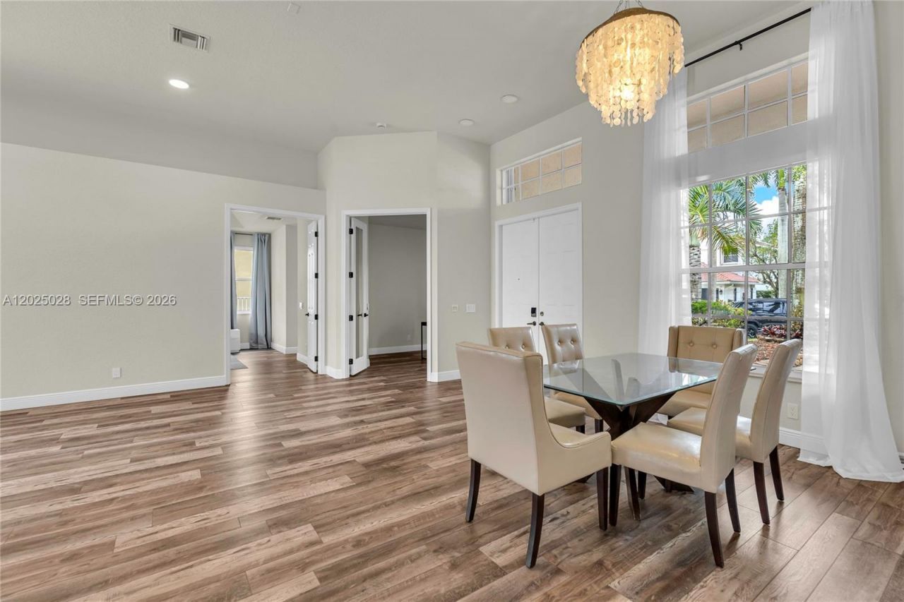 950 Marina Dr , Weston, FL 33327 Photo