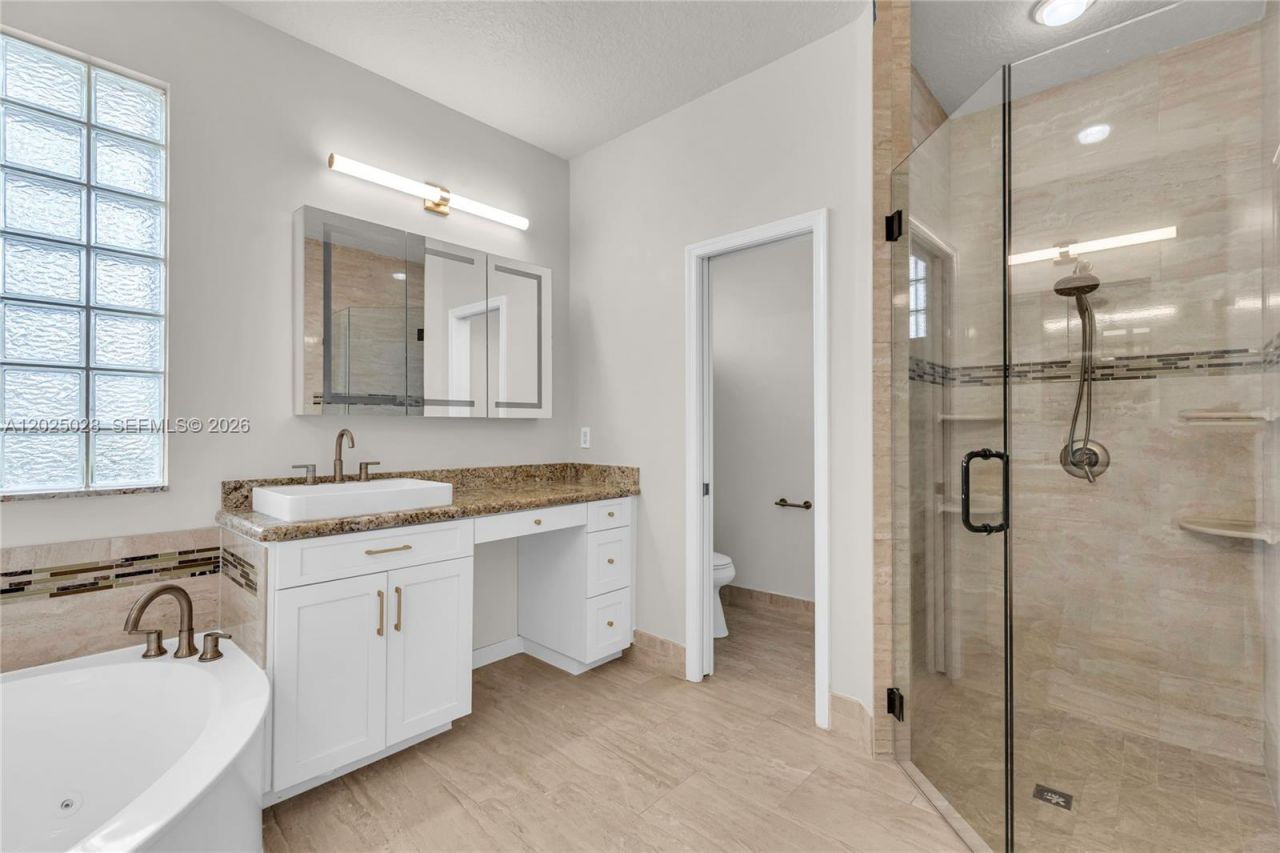 950 Marina Dr , Weston, FL 33327 Photo