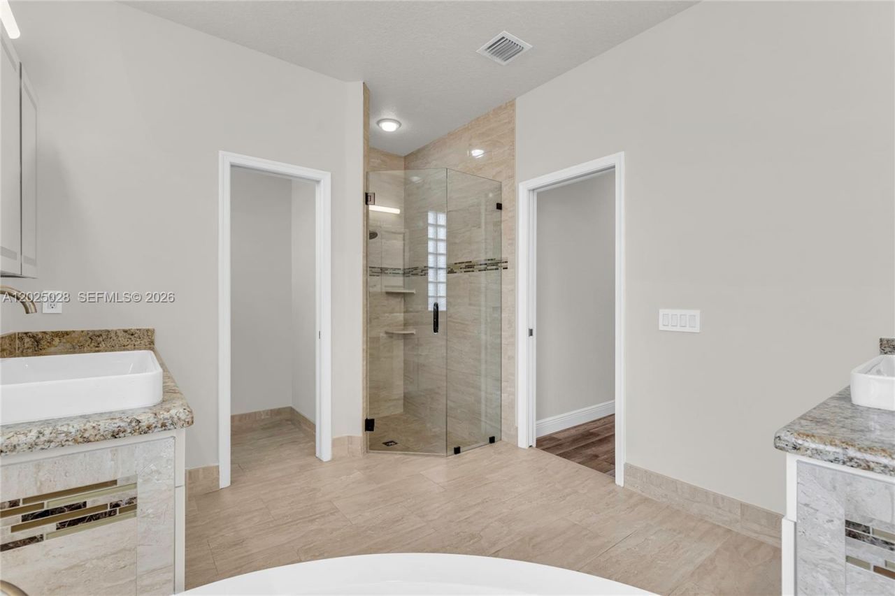 950 Marina Dr , Weston, FL 33327 Photo