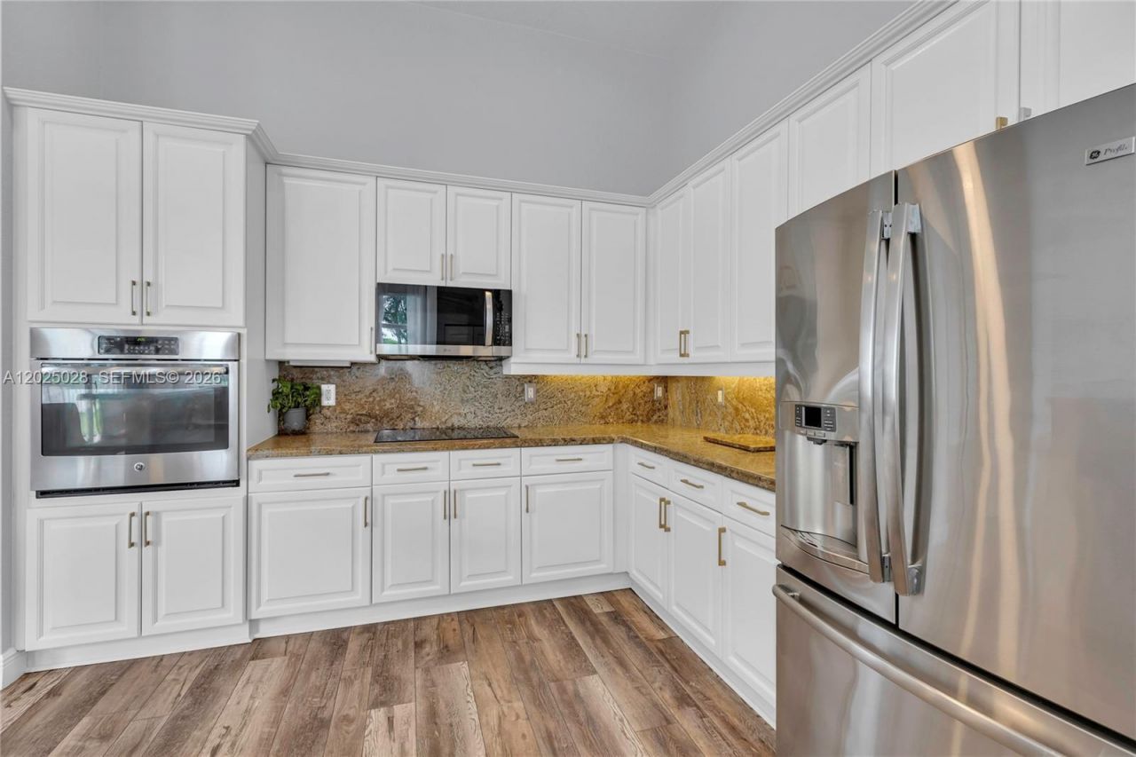 950 Marina Dr , Weston, FL 33327 Photo