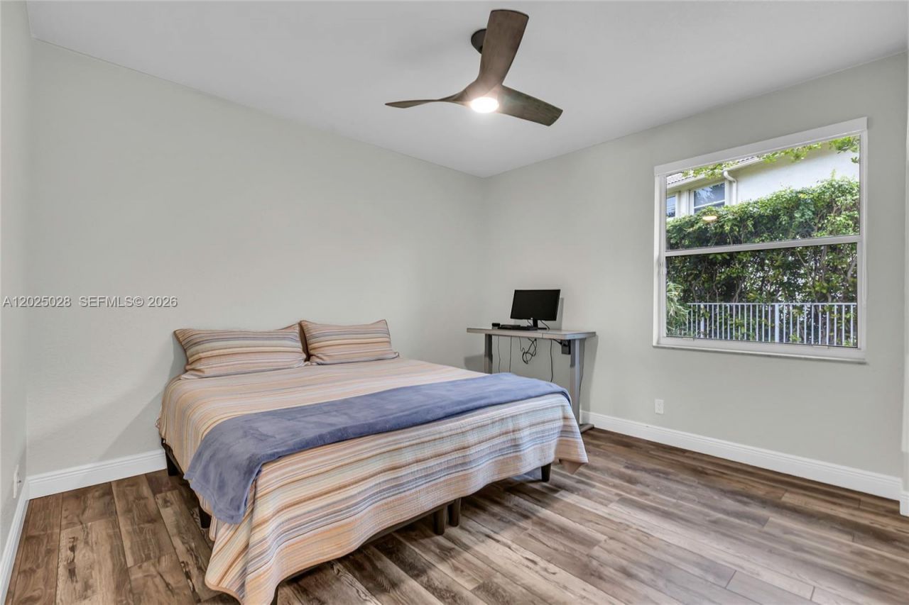 950 Marina Dr , Weston, FL 33327 Photo