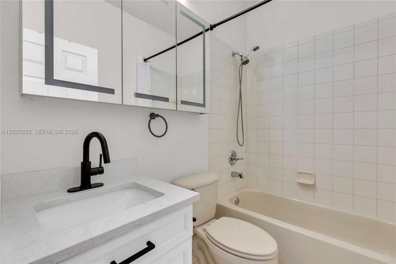 950 Marina Dr , Weston, FL 33327 Photo
