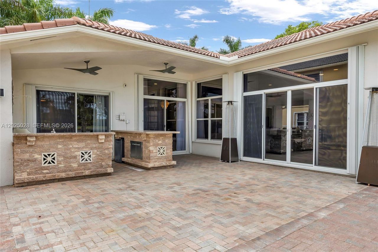 950 Marina Dr , Weston, FL 33327 Photo