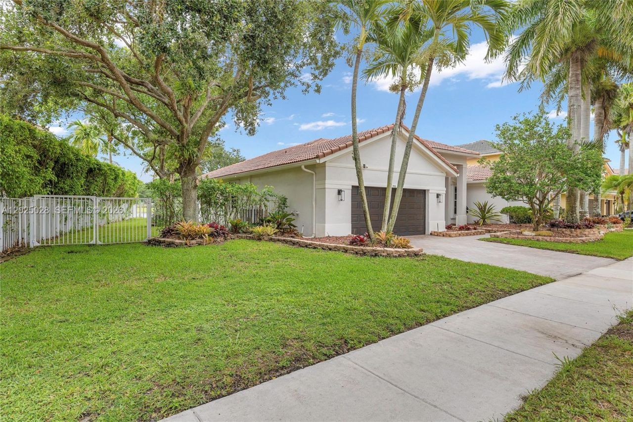 950 Marina Dr , Weston, FL 33327 Photo