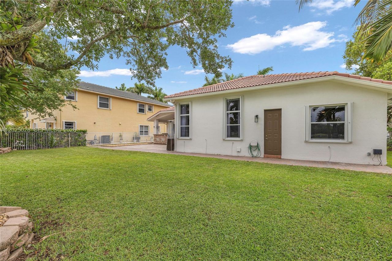950 Marina Dr , Weston, FL 33327 Photo