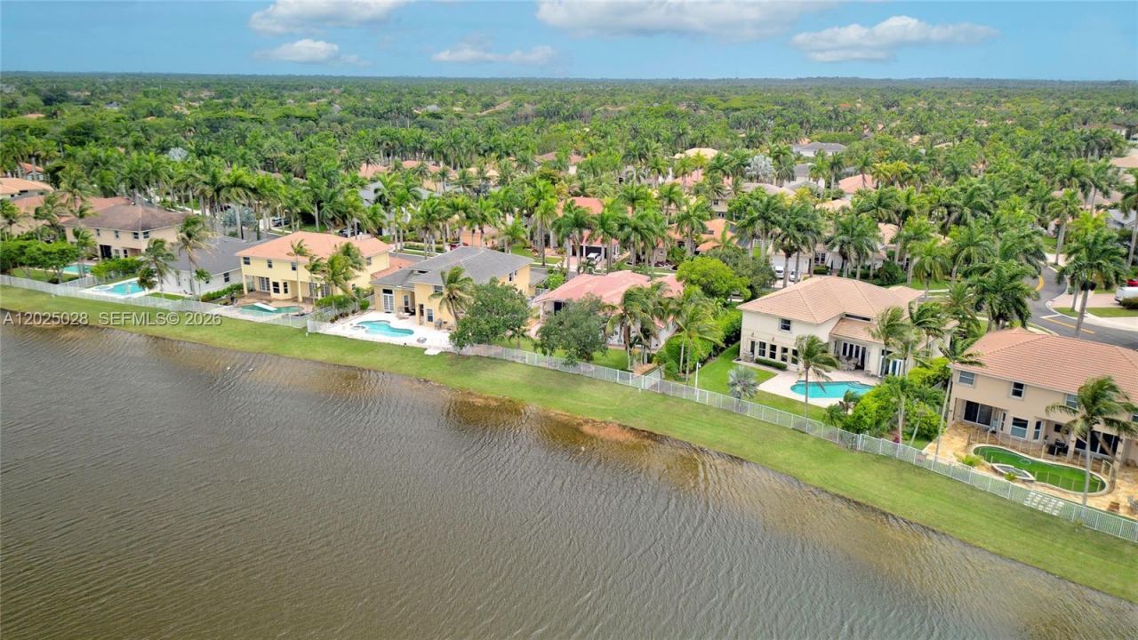 950 Marina Dr , Weston, FL 33327 Photo