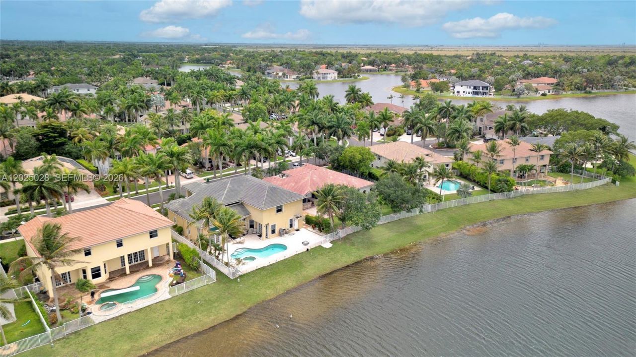 950 Marina Dr , Weston, FL 33327 Photo