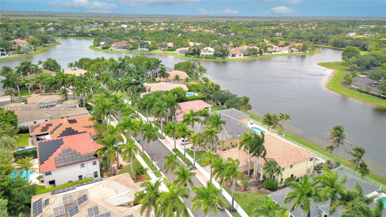 950 Marina Dr , Weston, FL 33327 Photo