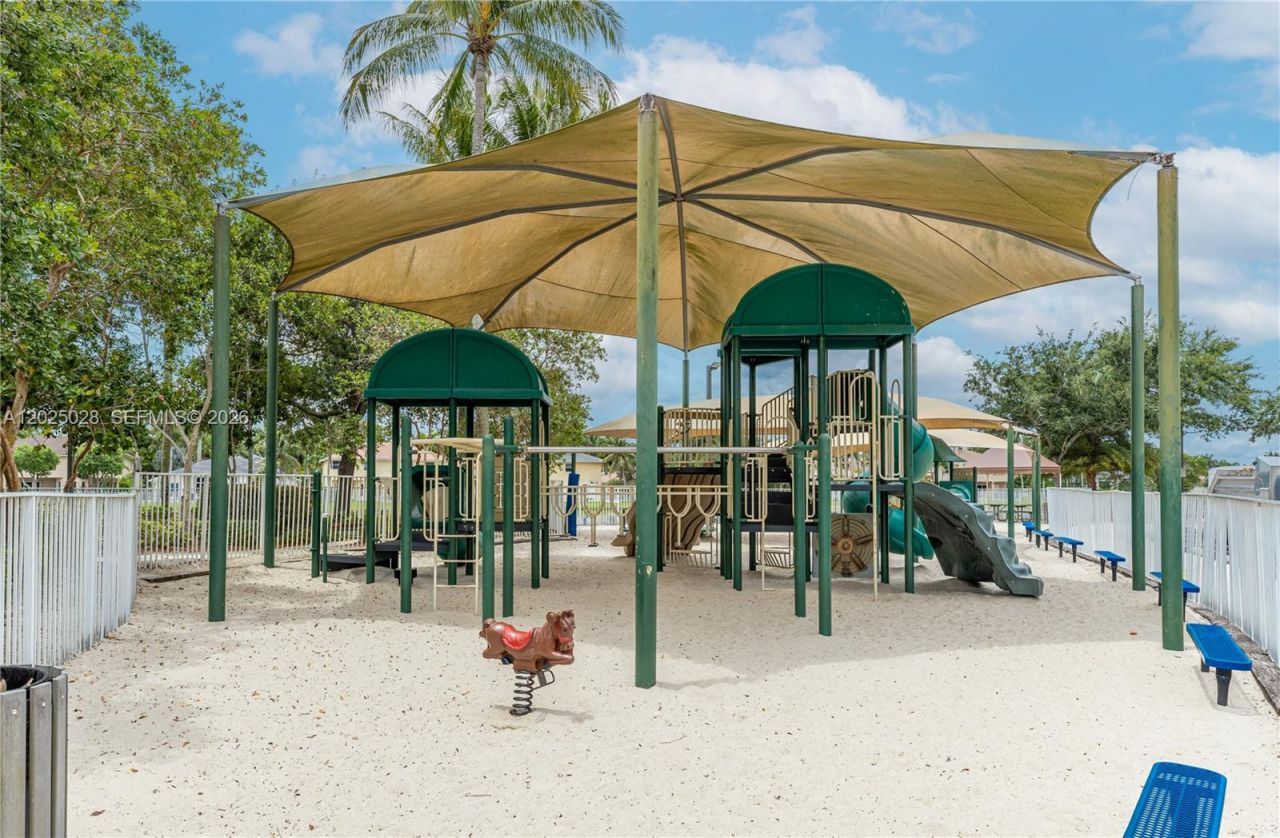 950 Marina Dr, Weston, FL 33327 Photo