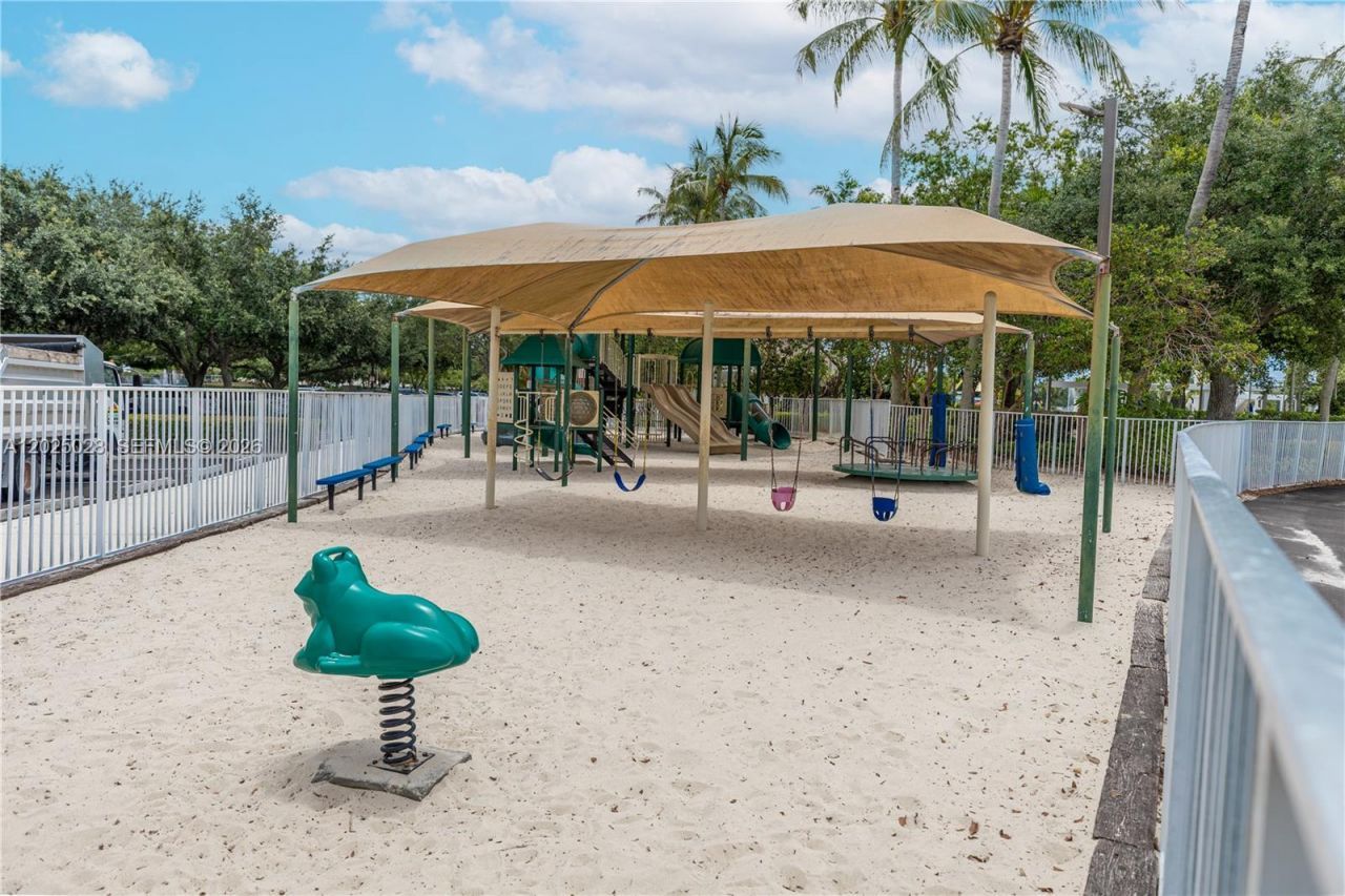 950 Marina Dr, Weston, FL 33327 Photo