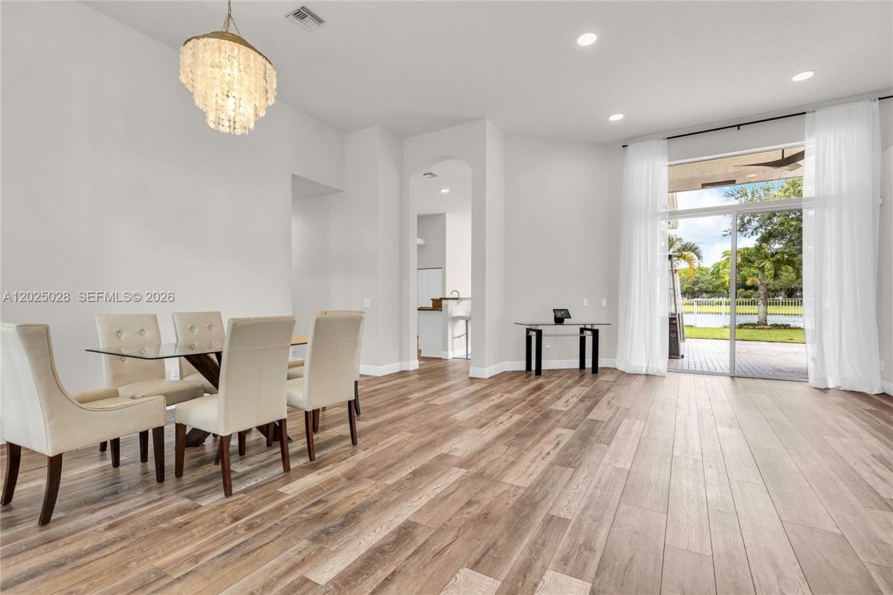950 Marina Dr , Weston, FL 33327 Photo